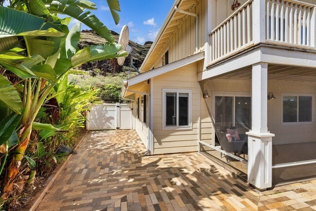 Building Photo - Available NOW! Largest Model in Sea Countr...