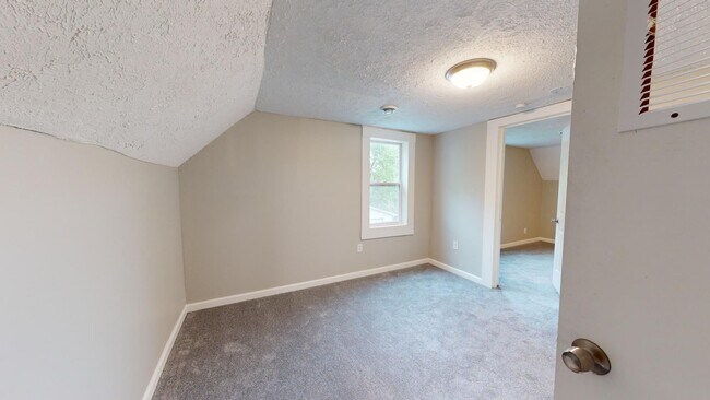 Building Photo - 12000 Bennington Ave
