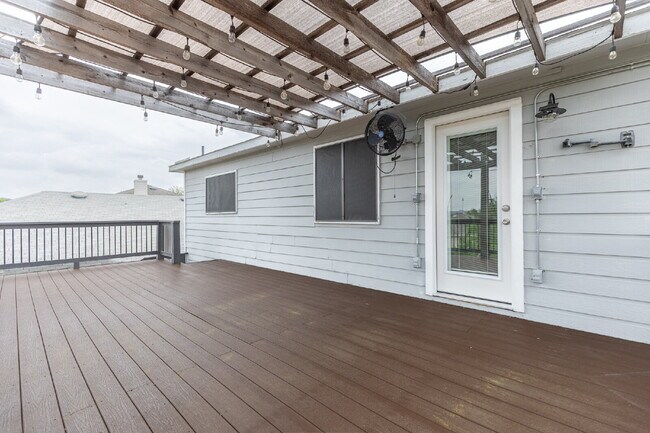 Building Photo - 11119 Rindle Ranch