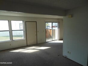 Building Photo - 364 W D St