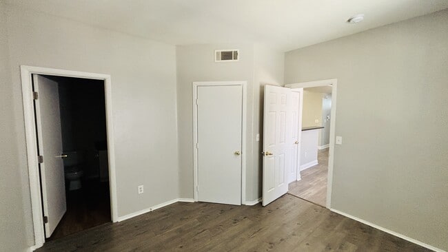 Building Photo - 2171 Hussium Hills St