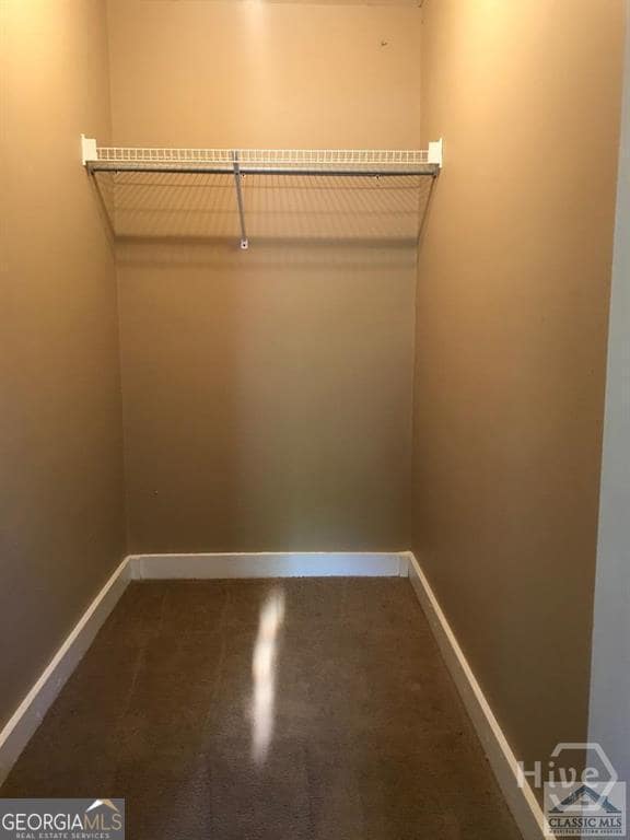 Building Photo - 135 Lillian Dr