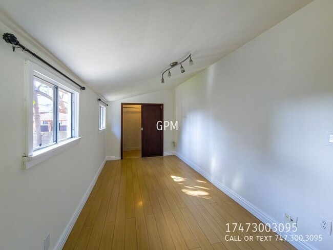 Building Photo - 126 E Garfield Ave