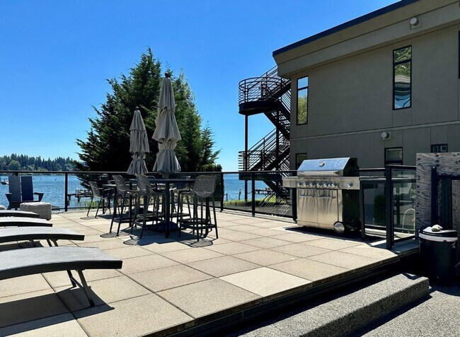Building Photo - 2bd/1.75ba Kirkland Condo