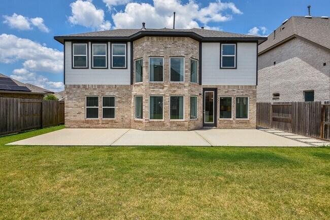 Building Photo - 18251 Winding Willow Oak Way