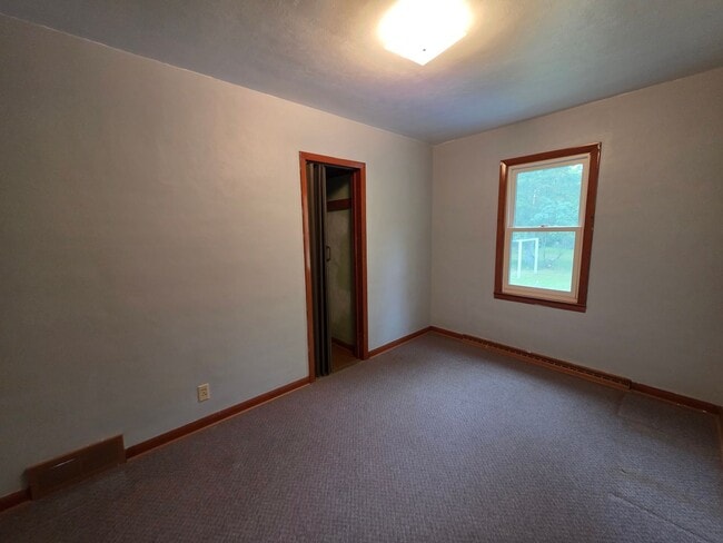 Building Photo - 2 Bed 1 Bath in Nekoosa