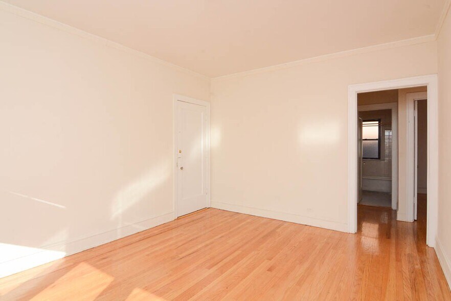 Building Photo - 1025 Dempster St