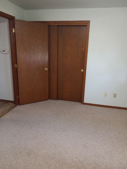 Building Photo - 1242 Primrose Ln