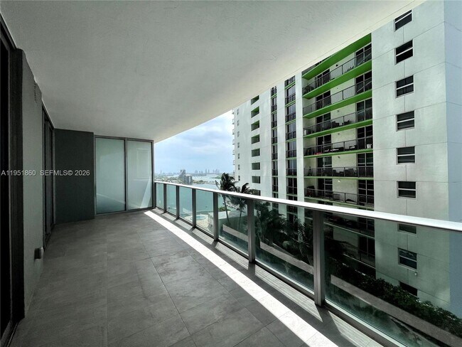 Building Photo - 488 NE 18th St