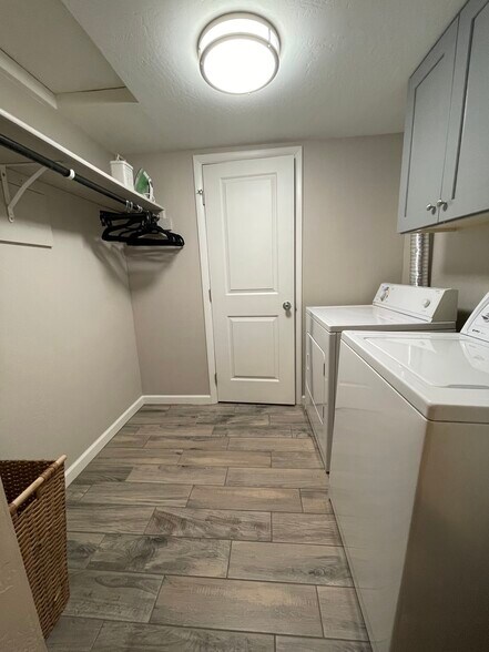 Building Photo - 4561 N Preston Dr