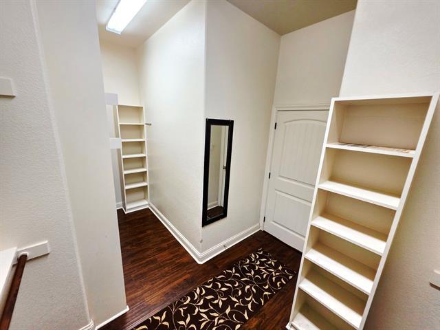 Building Photo - 1021 St Matthews Cir
