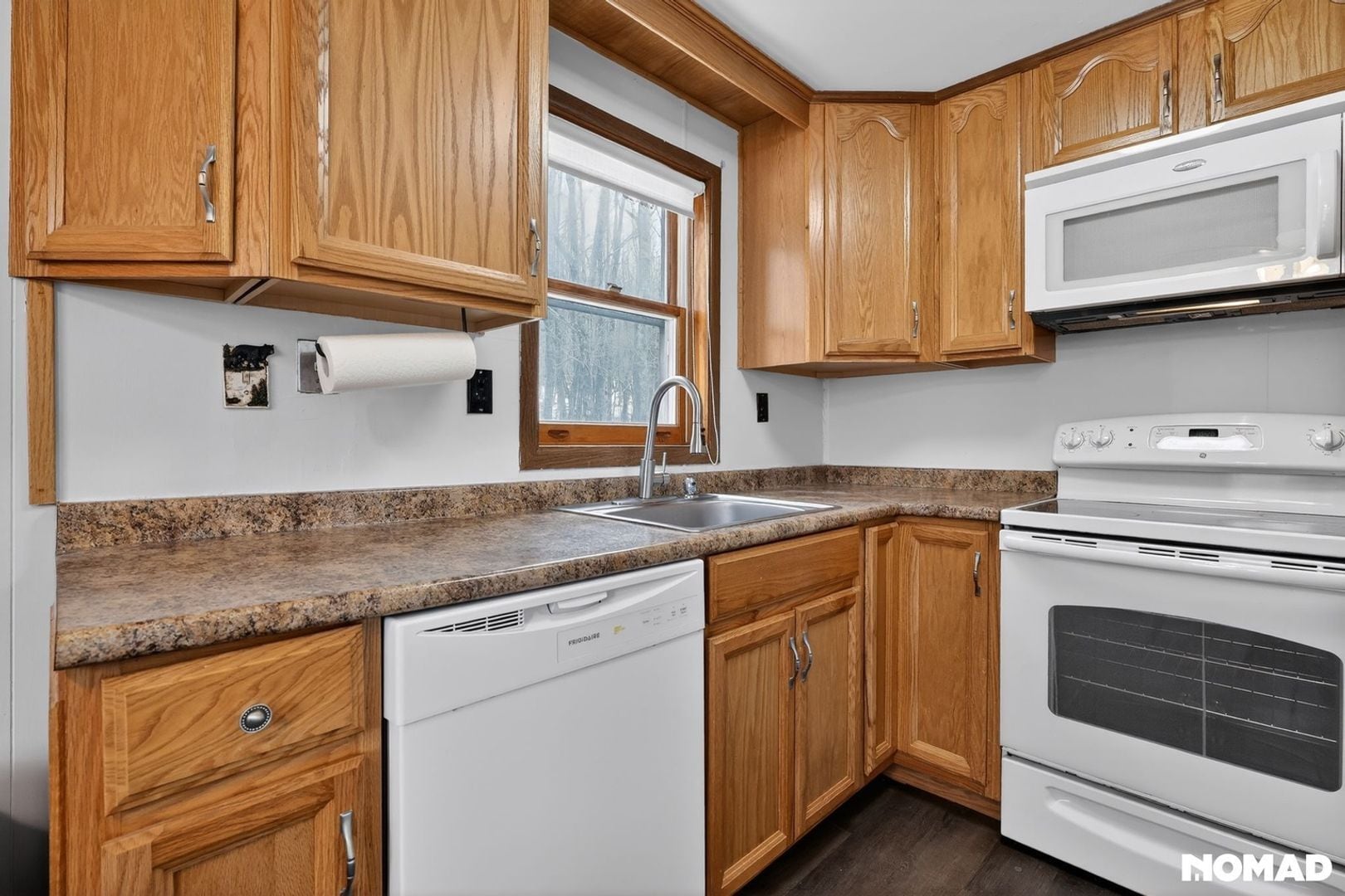 Building Photo - 102 Winding Way