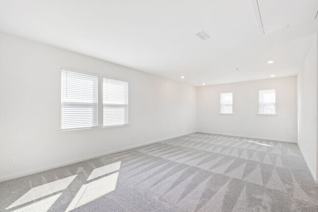 Building Photo - Rolesville Gem: Elegant 5-Bedroom Home wit...