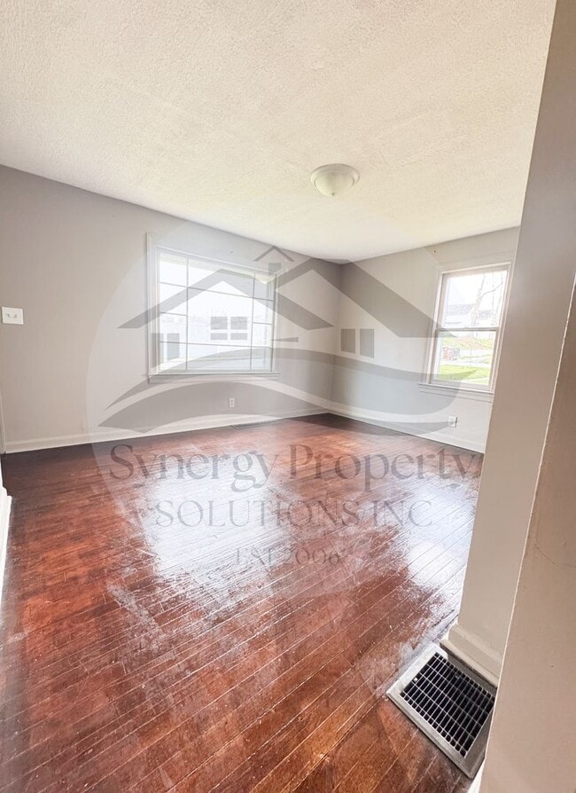 Building Photo - Rental Available