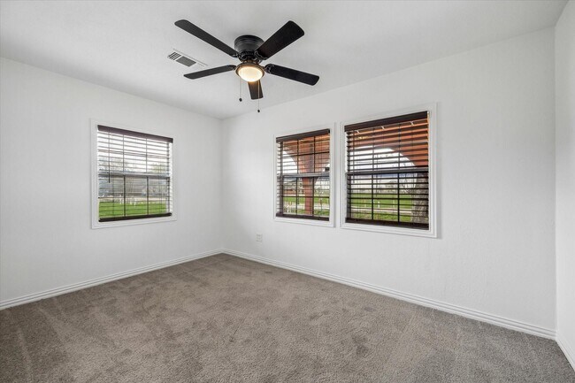 Building Photo - 609 Avenue M