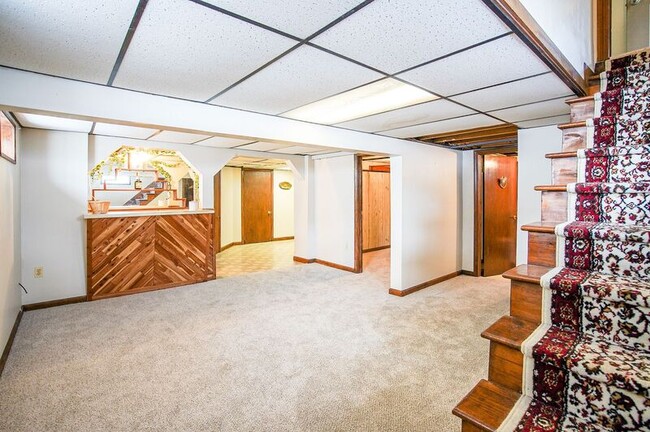 Building Photo - 13 1/2 Weston Street