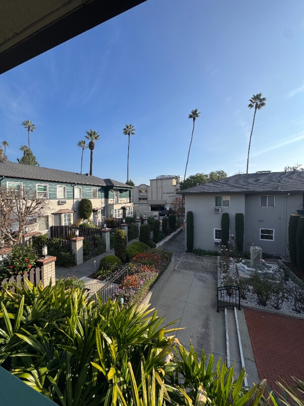 Building Photo - 283 S El Molino Ave