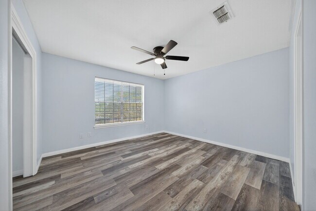 Building Photo - 13510 Mt Olympus