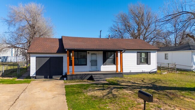 Building Photo - 4309 SE 40th St