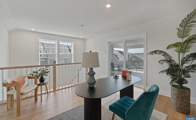 Building Photo - 805 Park Ridge Dr