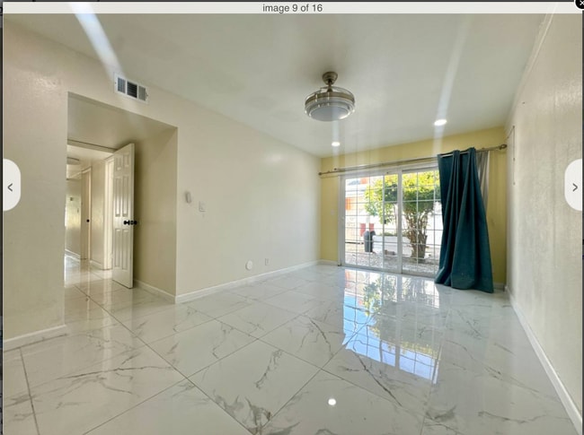 Building Photo - 32927 Lake Candlewood St