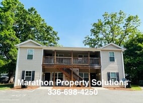 Building Photo - 916 Avon Ave