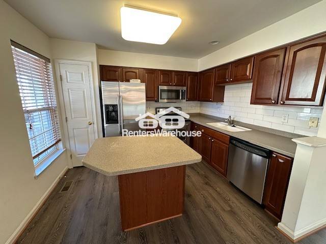 Building Photo - 7120 Fox Harbor Way