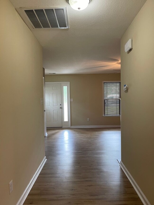 Building Photo - Super Sugarberry