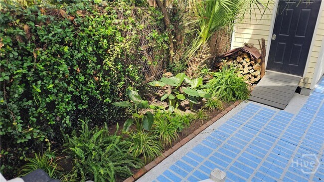 Building Photo - 14 E 41st St