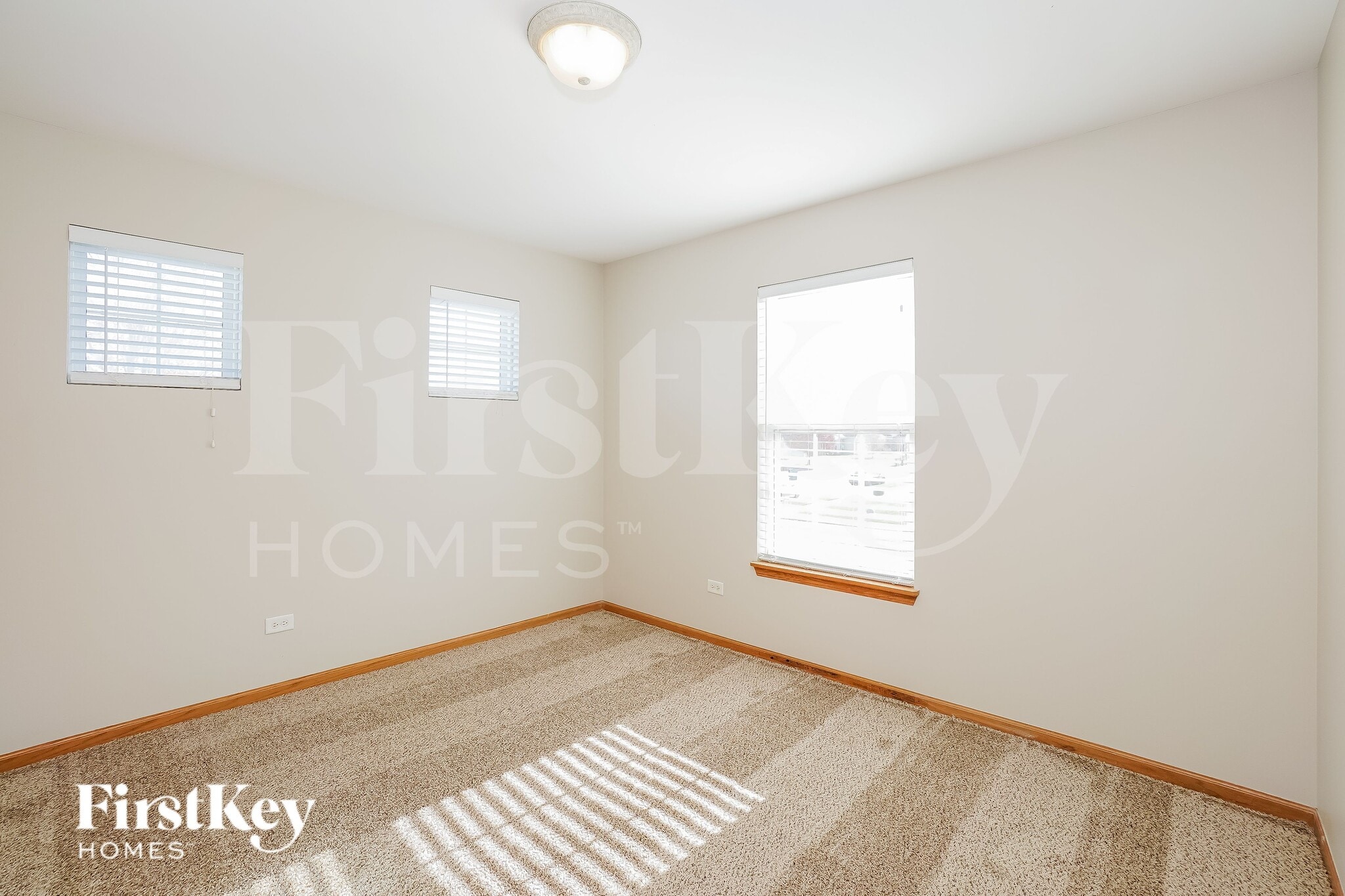 Building Photo - 16460 Kingsbrook Dr