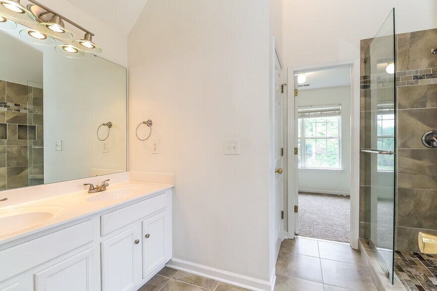 Building Photo - 4625 Canipe Dr