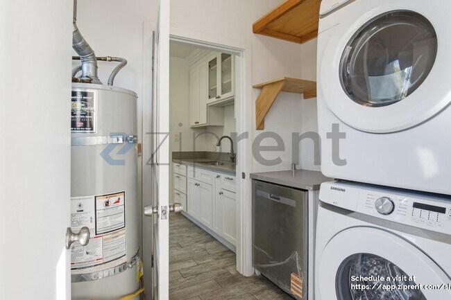 Building Photo - 1253 Del Rey Ave