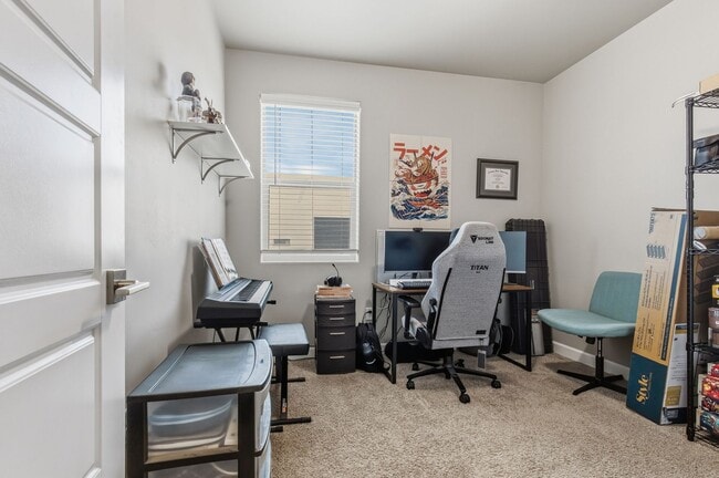 Building Photo - Pristine Four Bedroom 2 Bath home in Mesa Village