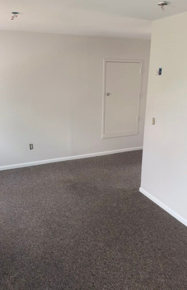 Building Photo - Parker Ave,LLC