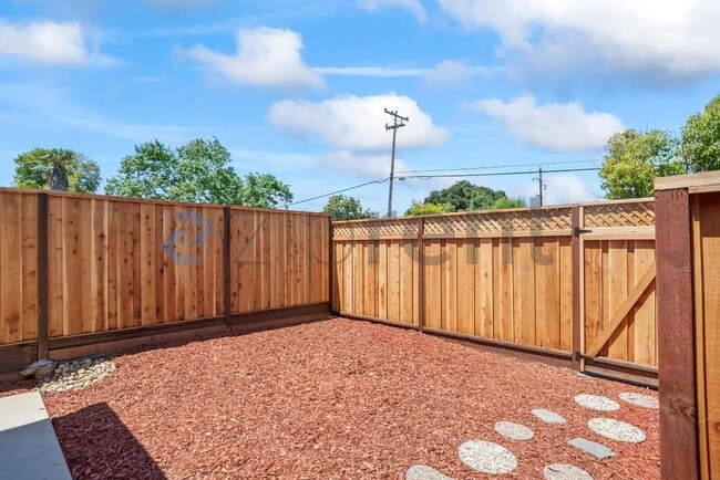 Building Photo - 2109 Arleen Way