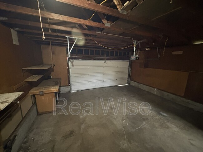 Building Photo - 231 Hawthorne St