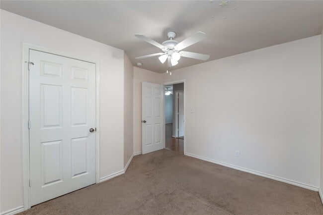 Building Photo - 10680 Royal York Dr