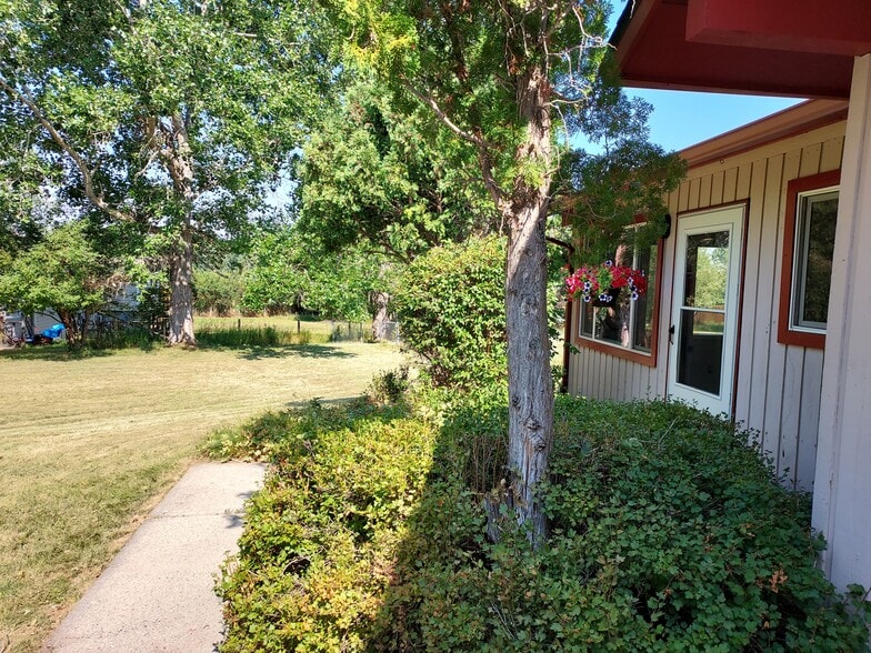Building Photo - 5 Gardner Park Dr