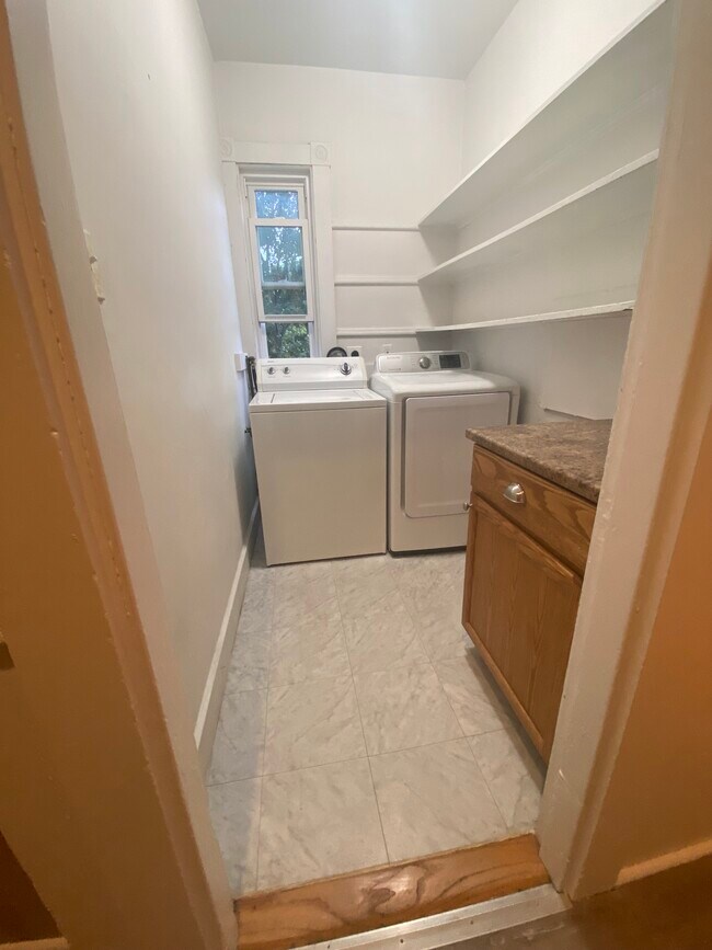 Building Photo - 224 Ashmont St