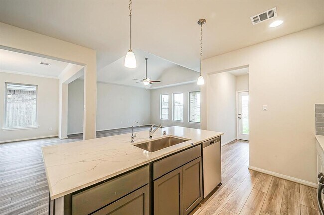 Building Photo - 2710 Bayrose Dr