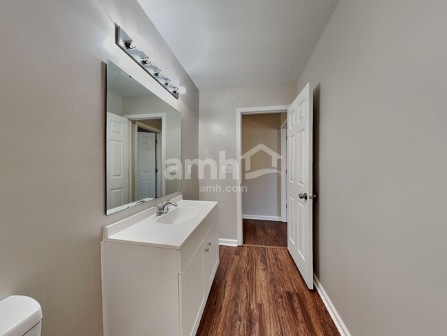 Building Photo - 15709 Lakepoint Forest Dr