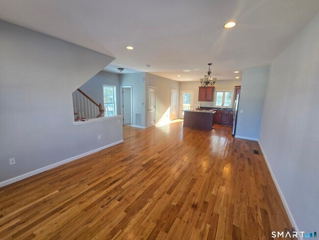 Building Photo - 6 Oak Branch Dr