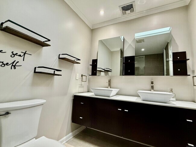 Building Photo - 1900 Summer St