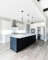 Building Photo - 337 Cardinal Ln
