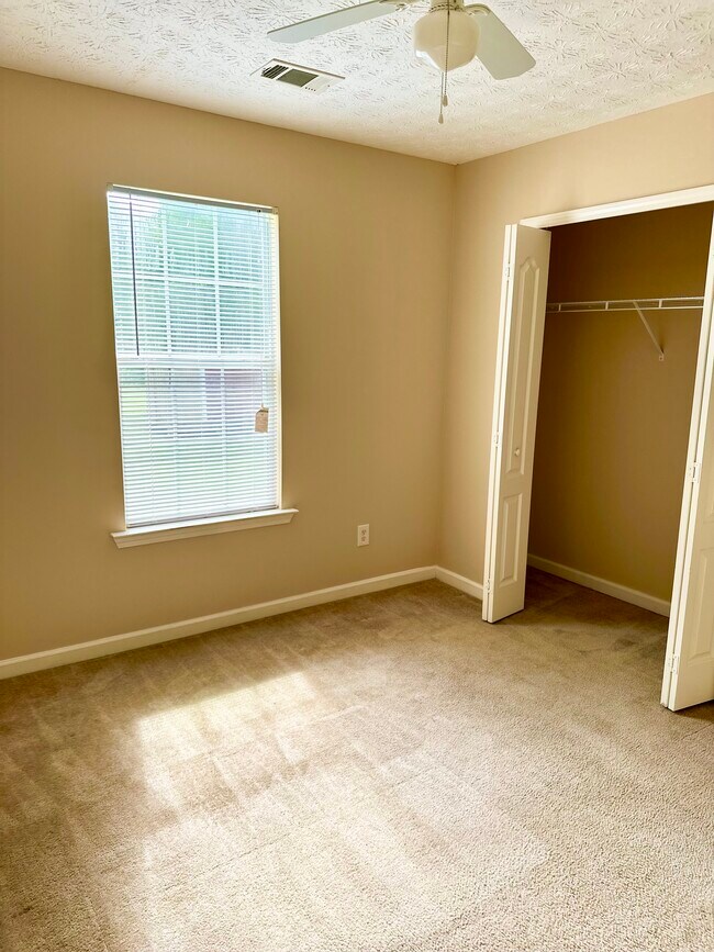 Building Photo - 4552 Latchwood Dr