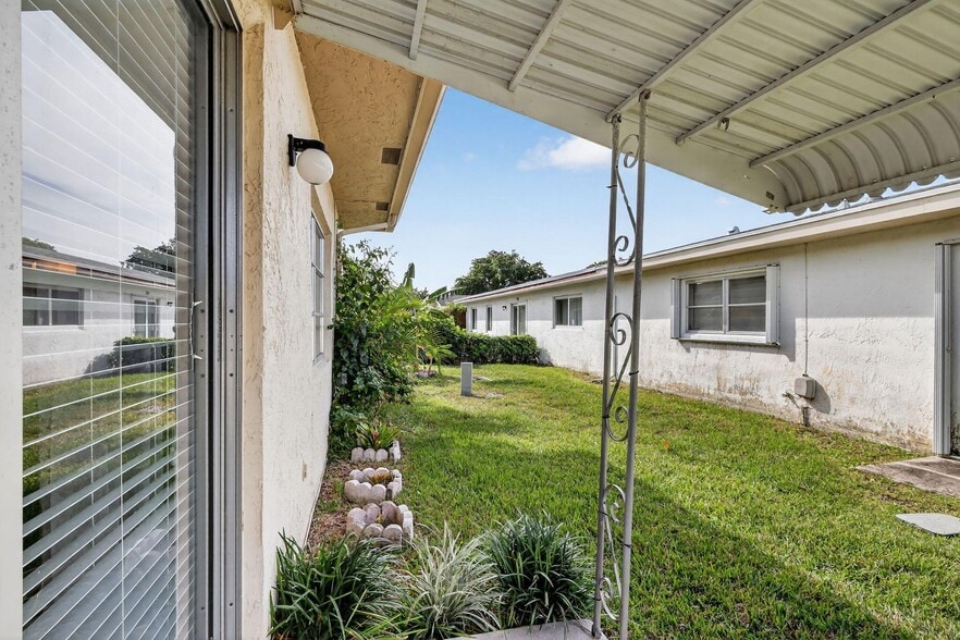 Building Photo - 6357 Overland Dr