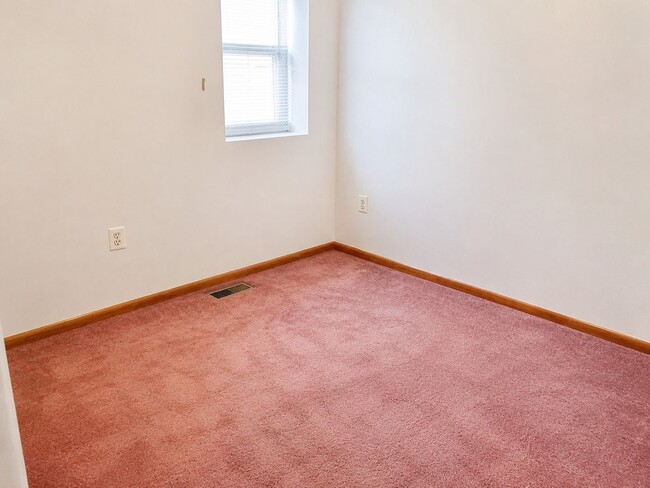 Building Photo - Three-Bedroom Graduate Hospital Home with Finished Basement and Private Patio
