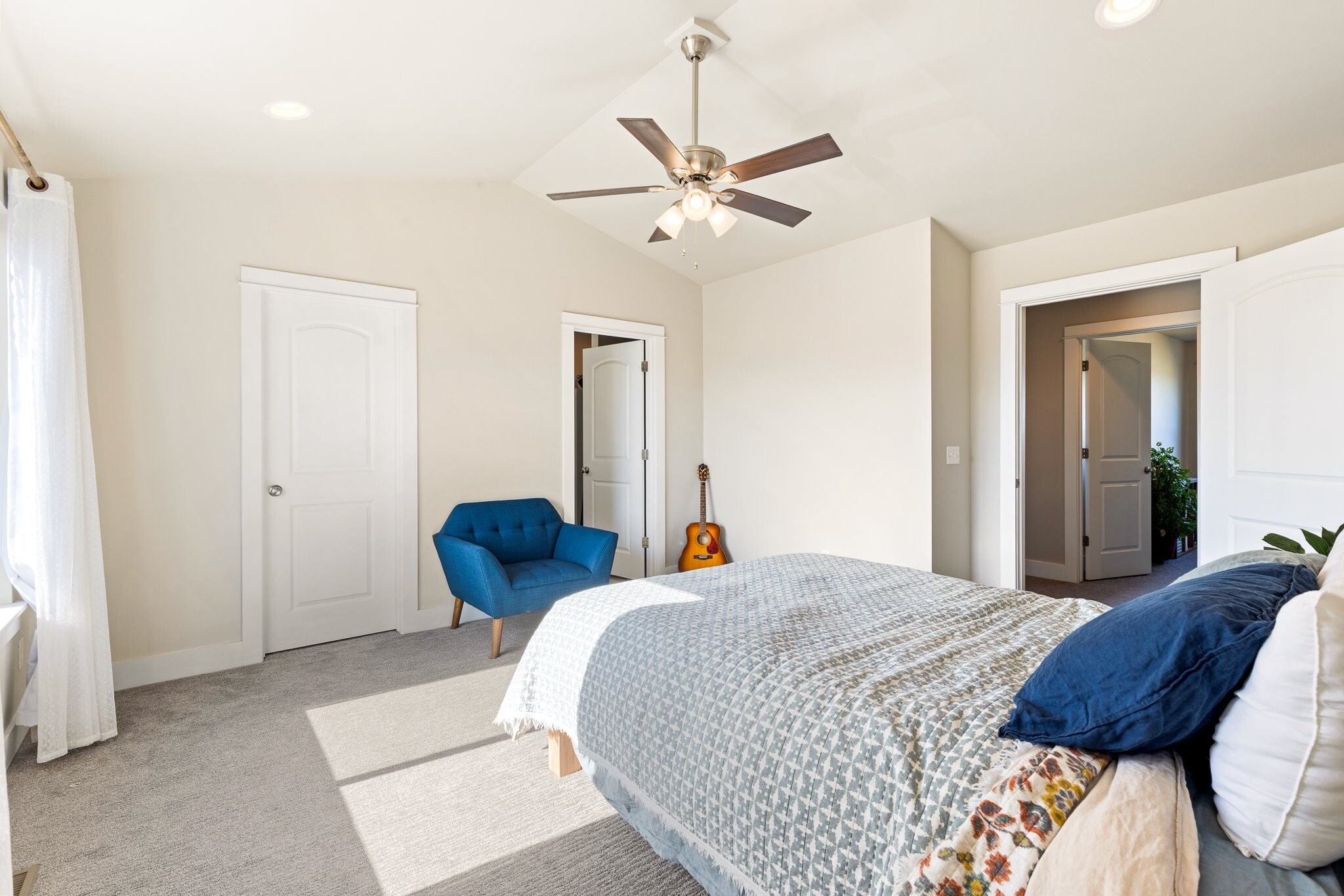 Building Photo - 201 13th St