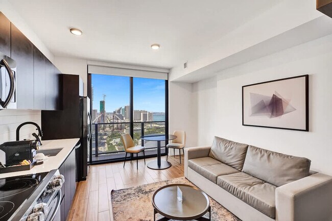 Building Photo - 398 NE 5th St