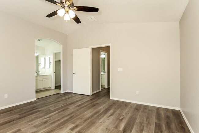 Building Photo - 14453 N Gil Balcome Ct